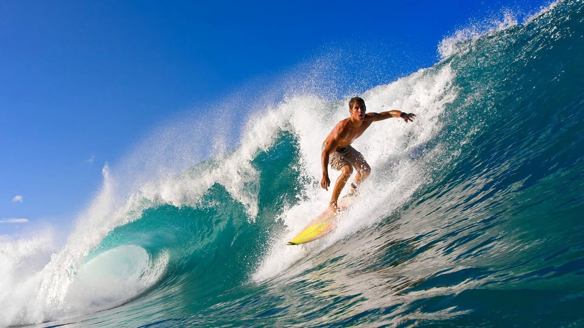 爱游戏体育-德甲争夺白热化：多特逆袭拜仁，积分差距缩小至2分，德超杯多特对拜仁比分预测